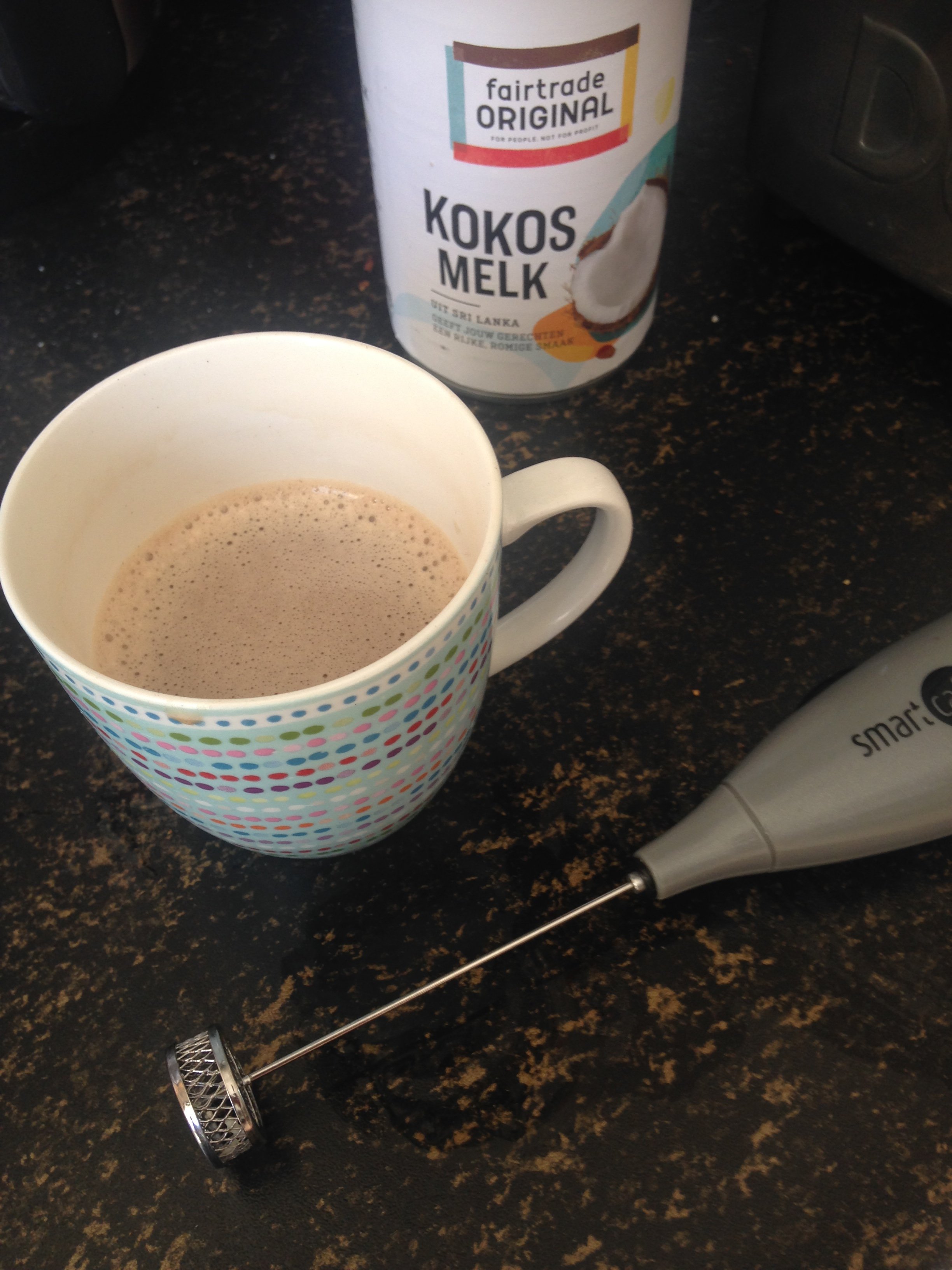 Keto cappuccino met kokosmelk