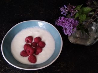 Heel keto: yoghurt met frambozen