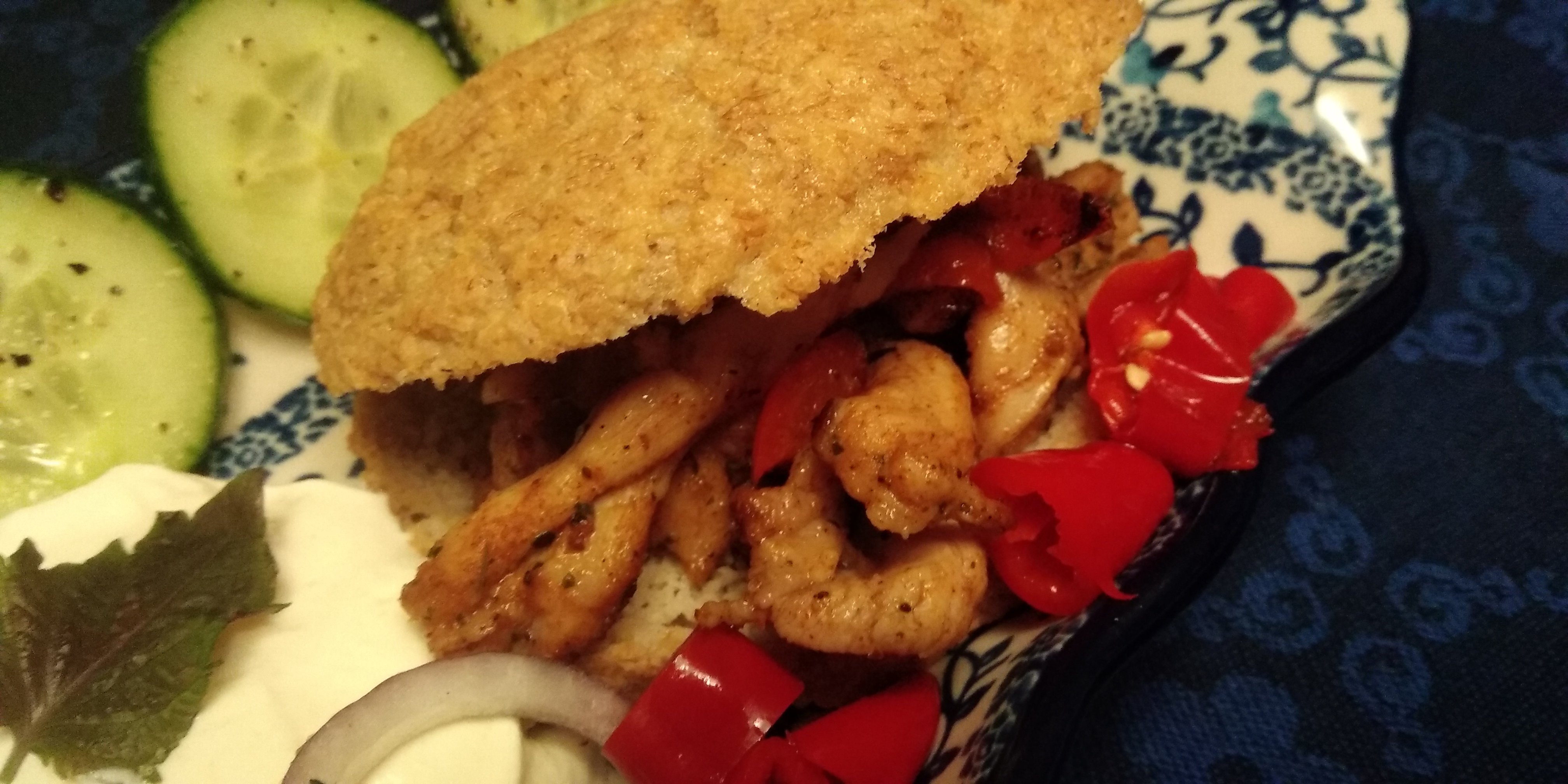 Keto pitta broodjes met kip shoarma