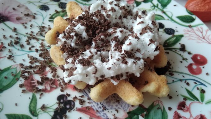 keto wafel met kokosroom keto wafel met kokosroom