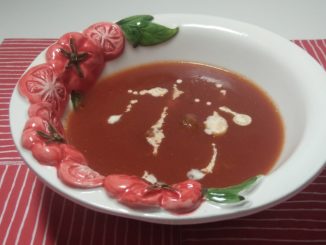Keto tomatensoep met balletjes