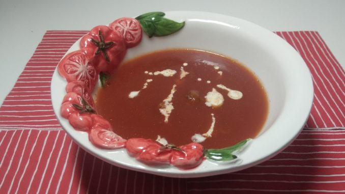 Keto tomatensoep met balletjes Keto tomatensoep met balletjes