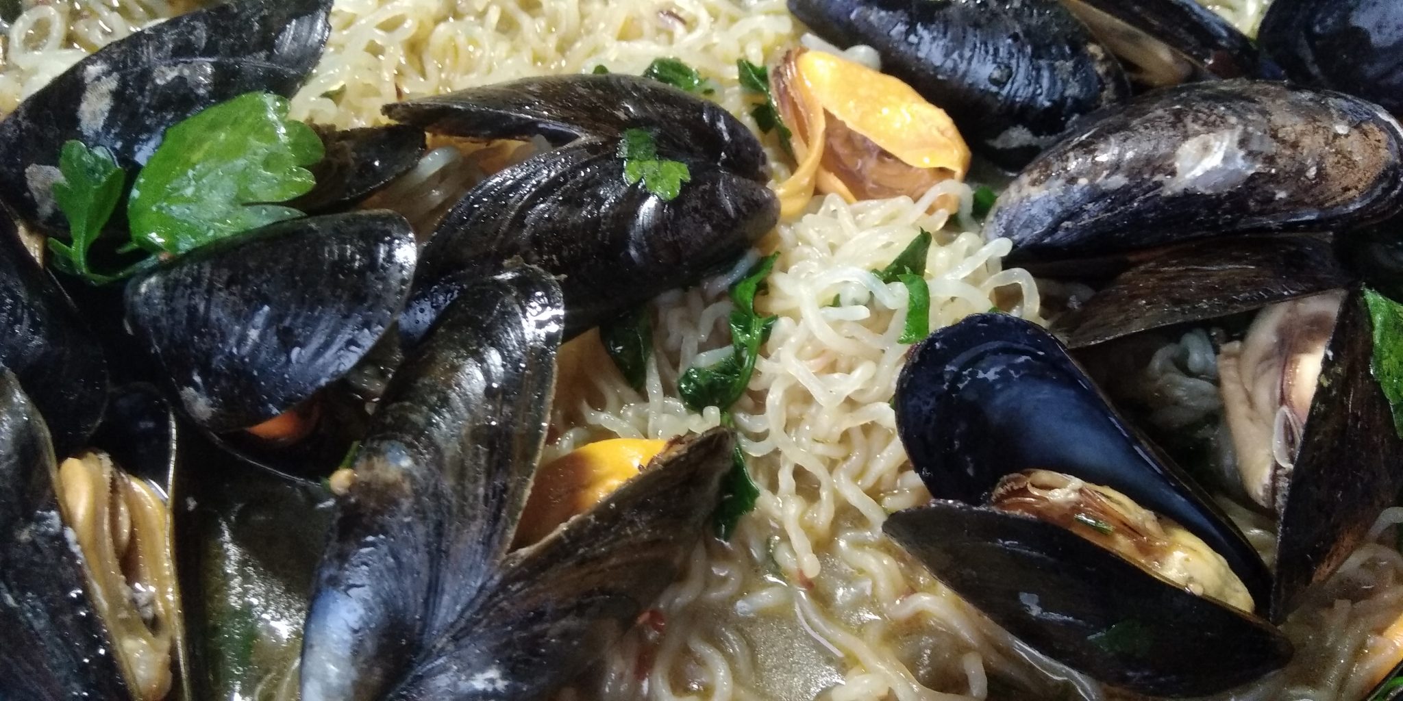 Spaghetti alle cozze in bianco