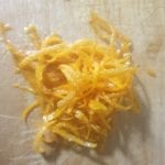 Houten snijplank met sinaasappelrasp